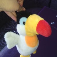 Плюшен папагал, снимка 1 - Плюшени играчки - 23787520
