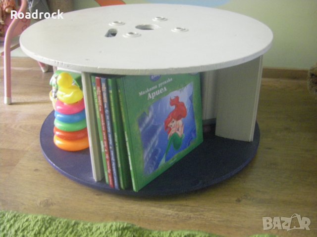 Въртяща се детска масичка - поставка за книжки от макара , снимка 3 - Мебели за детската стая - 23959686