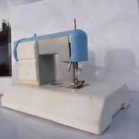 Колекционерска шевна машина Кнопка детска, снимка 4 - Колекции - 19612675