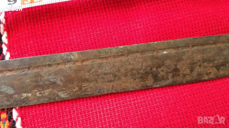 Стар Нож С Канал от едната страна и Дръжка от Рог, снимка 1