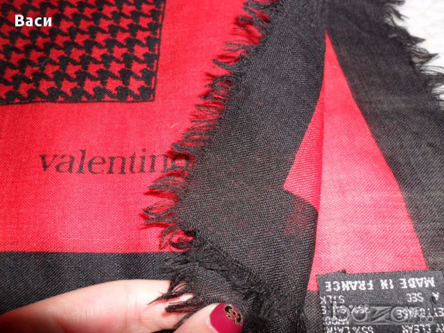 100% VALENTINO vintage автентичен дамски шал wool, silk Нов!, снимка 2 - Шапки - 13124213