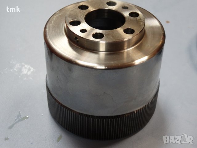 Вълнов Редуктор 4 габарит, снимка 2 - Резервни части за машини - 23521097