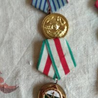 Ордени и медали, снимка 3 - Антикварни и старинни предмети - 21450423