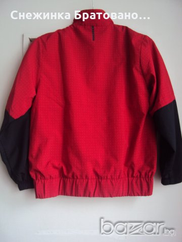 Детско спортно горнице на Манчестер Юнайтед, снимка 2 - Детски якета и елеци - 19380239