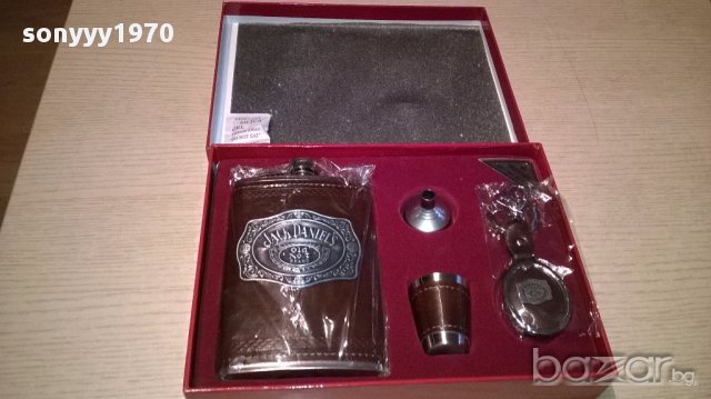 Jack daniels-Луксозен подаръчен комплект-24/18/4см, снимка 4 - Антикварни и старинни предмети - 16432356