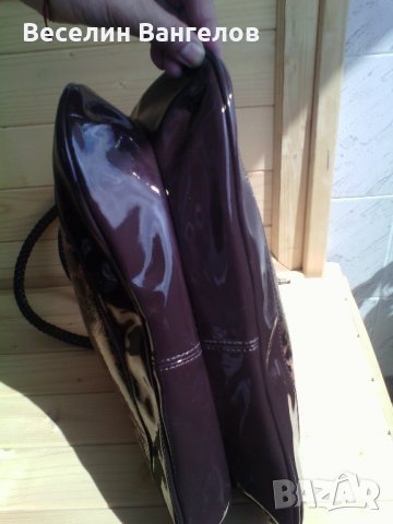 Лачена чанта, снимка 3 - Чанти - 21640330