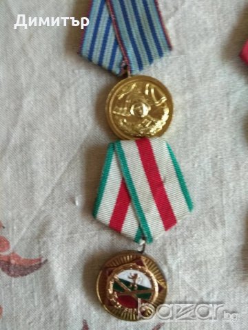 Ордени и медали, снимка 3 - Антикварни и старинни предмети - 21450423