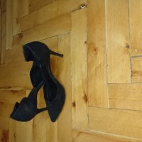 Обувки на "GiAnni" , снимка 2 - Дамски обувки на ток - 25918532