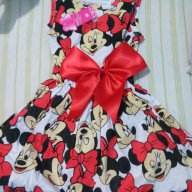 коледна детска рокля Мини Маус Minnie Mouse с голяма червена пандела 2-7, снимка 3 - Детски рокли и поли - 15829041