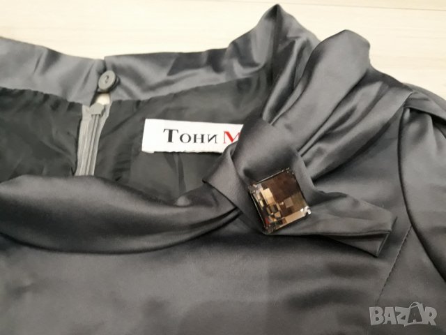 Сатенена сива рокля марка Тони М с къс ръкав , снимка 3 - Рокли - 23709397