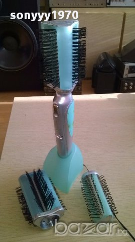 Ел четка за коса с зарядно и акумулатор с 3 приставки-от швеицария, снимка 7 - Преси за коса - 16956287