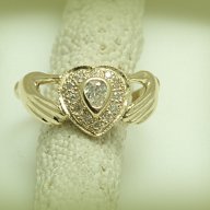 златен пръстен, годежен, РЪЦЕ ДЪРЖАТ СЪРЦЕ - 2.05 грама, размер 53 , снимка 4 - Пръстени - 17294606