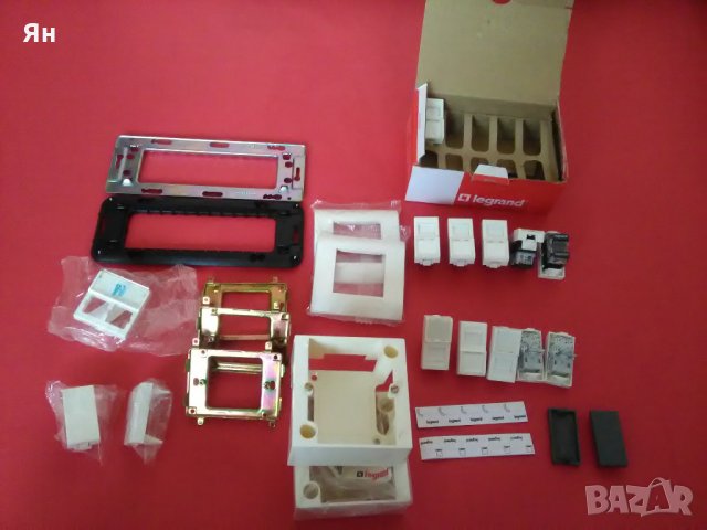  Legrand MOSAIC Комплект от:Модули RJ45 cat5е,RJ11,Рамки 