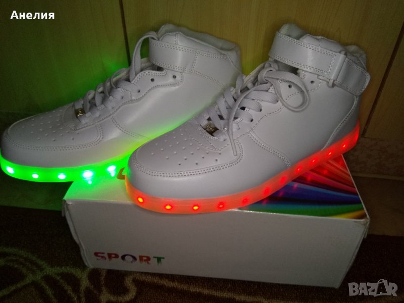 НОВИ Дамски светещи маратонки с лед светлини в подметката, снимка 1