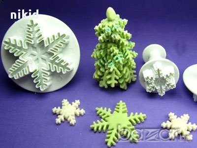 3 бр тънки снежинки снежинка пластмасови форми резци с бутало за фондан сладки украса тесто  , снимка 1