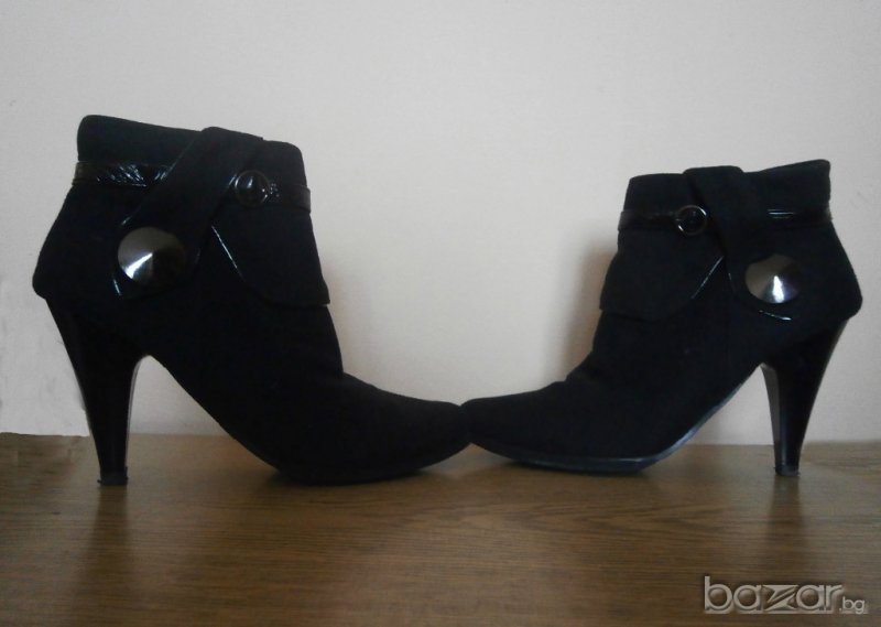 EЛЕГАНТНИ ДАМСКИ БОТИ ОТ ЧЕРЕН ВЕЛУР, снимка 1