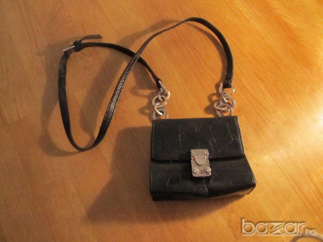 Красива кожена дамска чанта Thiros с метални орманенти , снимка 1 - Чанти - 20321977
