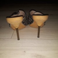 Елегантни дамски кожени чехли с ток марка Daris - имитация на сабо , с тънък железен ток, снимка 4 - Дамски обувки на ток - 23793783