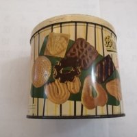 Стара тенекиена кутия от бисквити. , снимка 6 - Колекции - 26121458
