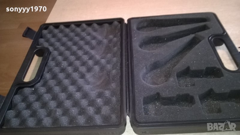 behringer-празен куфар за микрофони-31х22х6см, снимка 1