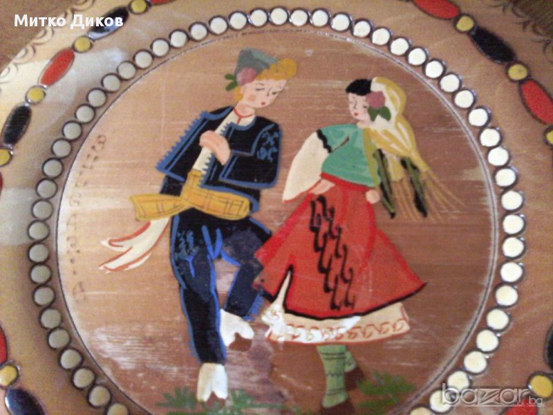 Дървена чиния за стена с народни мотиви, снимка 1