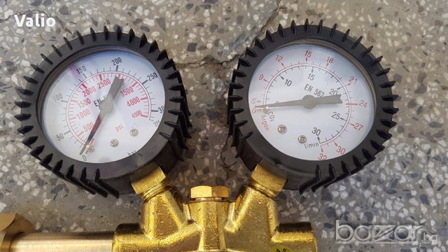 Редуцир вентил за аргон и СО2 комбиниран, снимка 2 - Резервни части за машини - 17226065