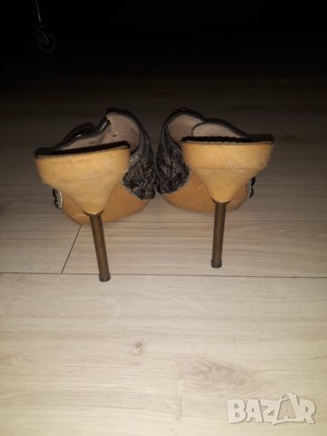 Елегантни дамски кожени чехли с ток марка Daris - имитация на сабо , с тънък железен ток, снимка 4 - Дамски обувки на ток - 23793783
