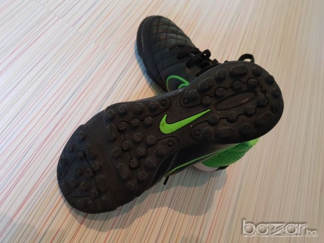 Футболни обувки, снимка 4 - Детски маратонки - 19389775
