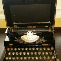 Пишеща машина ADLER, снимка 6 - Антикварни и старинни предмети - 23583234