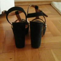 Велурени сандали с ток и капси, снимка 2 - Сандали - 21812406