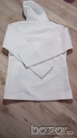 Спортна бяла блузка, снимка 2 - Блузи с дълъг ръкав и пуловери - 17735829