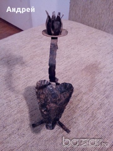 Свещник от ковано желязо, снимка 2 - Антикварни и старинни предмети - 17479225