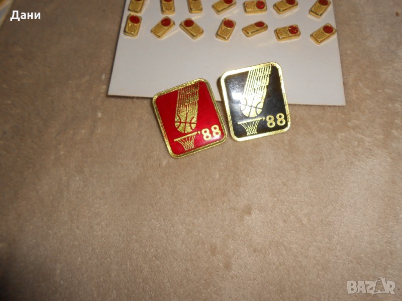 Две значки 1988 г , снимка 1