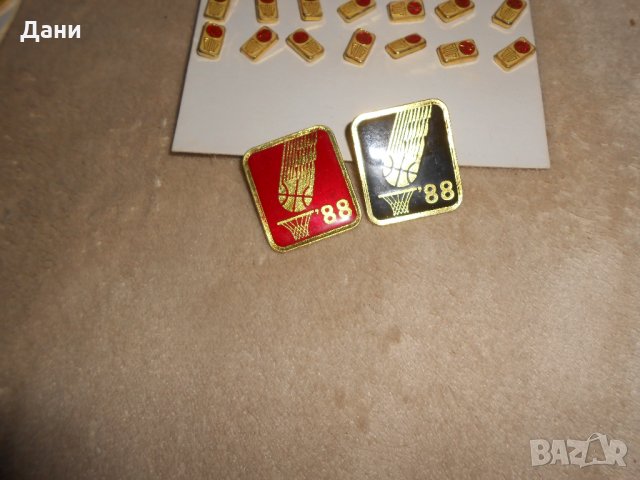 Две значки 1988 г , снимка 1