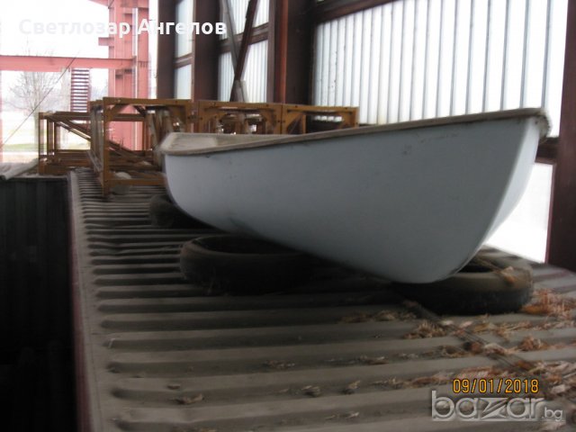 Стъклопластова лодка, снимка 4 - Воден транспорт - 20546559