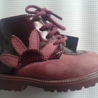 Детски обувки за момиче от естествена кожа и лак, с връзки, ортопедични, снимка 1 - Детски маратонки - 9898923