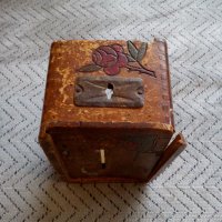 Стара дървена касичка, снимка 6 - Антикварни и старинни предмети - 23518317
