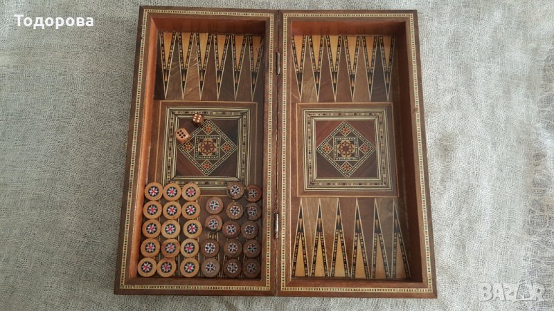 Шахматна кутия+табла,29 пула. -Изящна интарзия., снимка 1