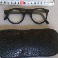Стари очила с калъф, снимка 1 - Слънчеви и диоптрични очила - 21565798