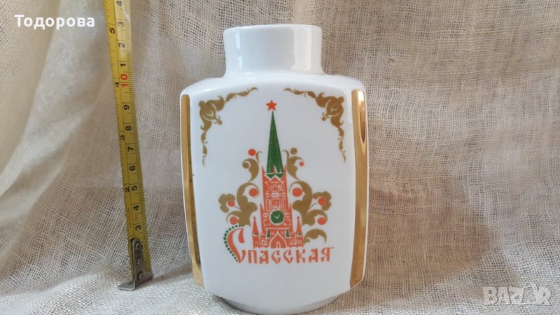 Старинна порцеланова вазичка, снимка 1