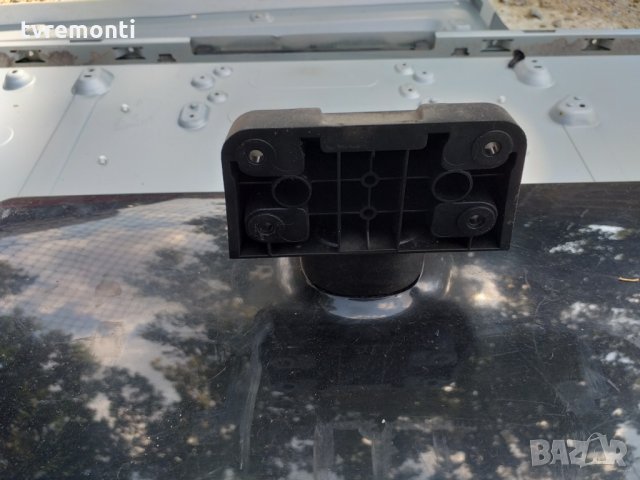 Стойка за телевизор модел Hitachi 32HB4T62, снимка 5 - Стойки, 3D очила, аксесоари - 26092819