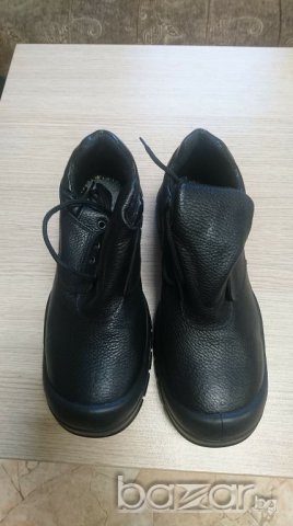Продавам работни обувки-половинки, снимка 2 - Мъжки боти - 20727939