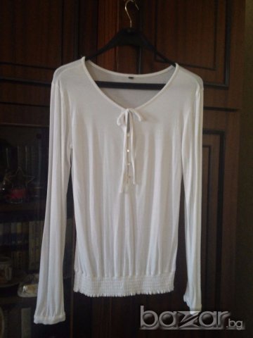 2 Бели дамски блузки, снимка 3 - Други - 18368736