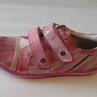 Детски обувки за момиче от естествена кожа с лепенки, ортопедични, снимка 1 - Детски маратонки - 9756229