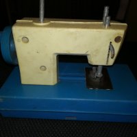 Ретро детска шивачна машина , снимка 2 - Колекции - 21844746