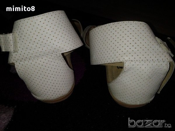 бели сандали от естествена кожа, снимка 3 - Сандали - 11718820