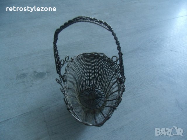 № 2521 стара малка метална кошничка  - размери 23 / 18 / 12 см, снимка 2 - Други ценни предмети - 22796385