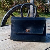 Старинна кожена дамска чанта, снимка 1 - Антикварни и старинни предмети - 19784089