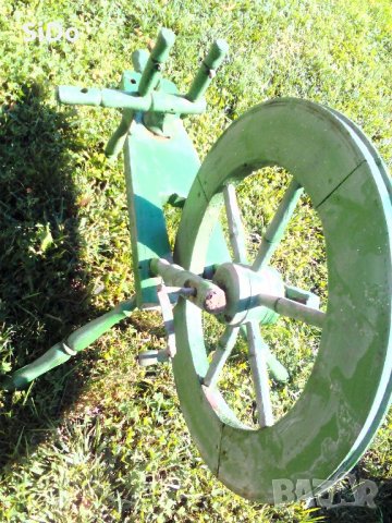 Чекрък за предене на вълна от 1937г. и 4 бр.масури с размери от 27 до 33 см +2 вретена за предене, снимка 4 - Колекции - 22186162