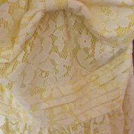 Дантелена рокля - жълта, снимка 2 - Рокли - 17762379